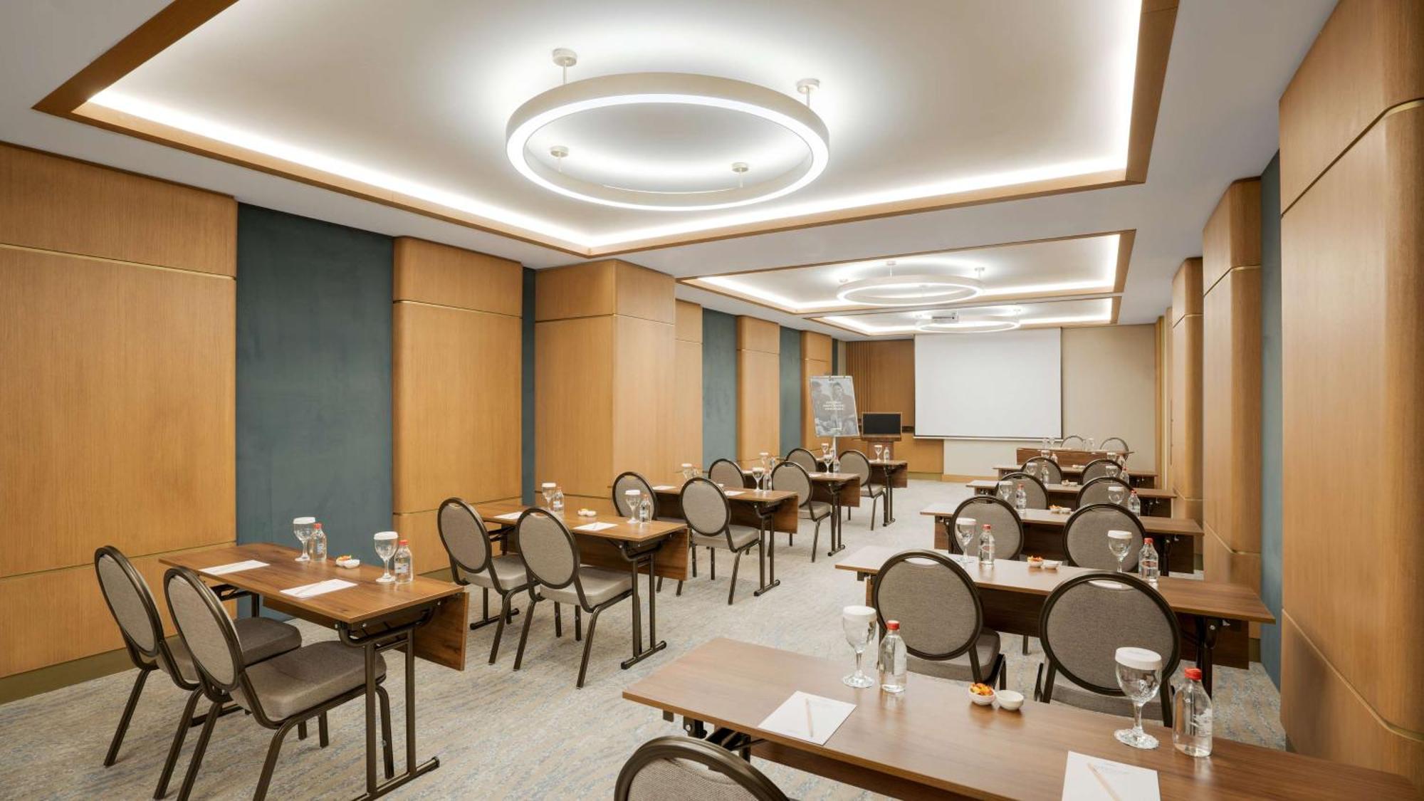 Radisson Hotel Istanbul Merter Exterior photo